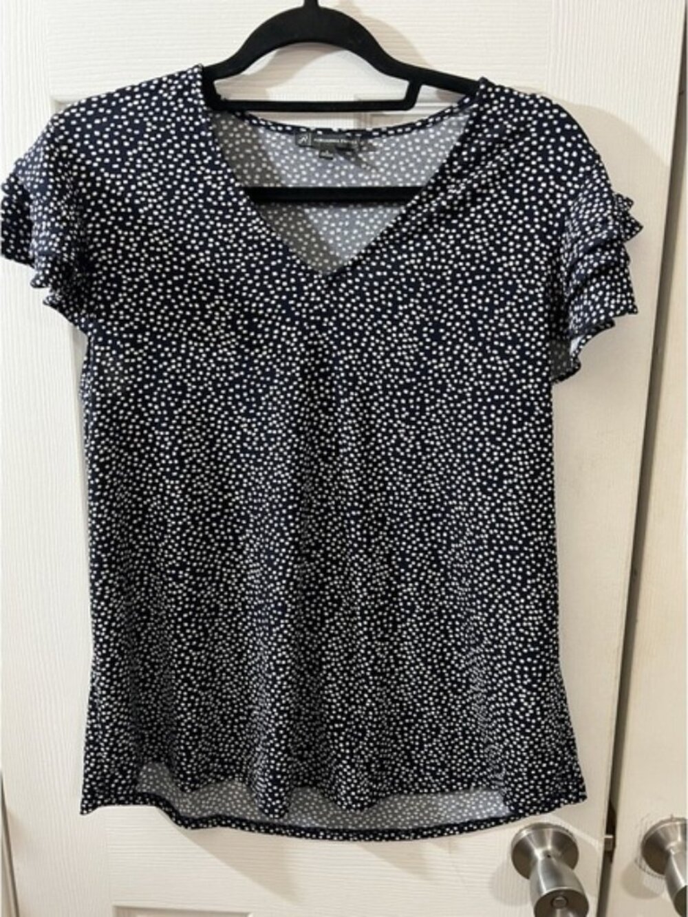 Adrianna Papell Size Large Navy Blue ‎ and White Polka Dot Top